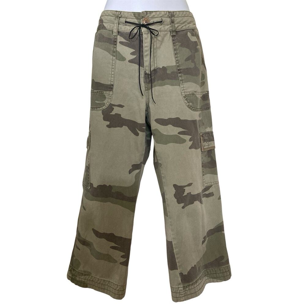 Vintage Y2k PB Basics Cotton Camo Low Rise Crop Cargo Capris Long Shorts Size M - Picture 8 of 8